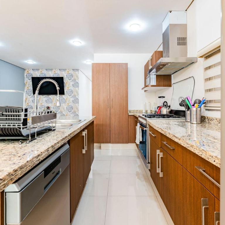 Trendy La Roma Condo with Parking & Patio - Apartamento con terraza - 11