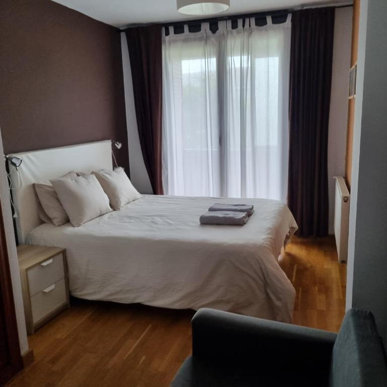 Piso zona hospital 7 personas - Apartamento - 9