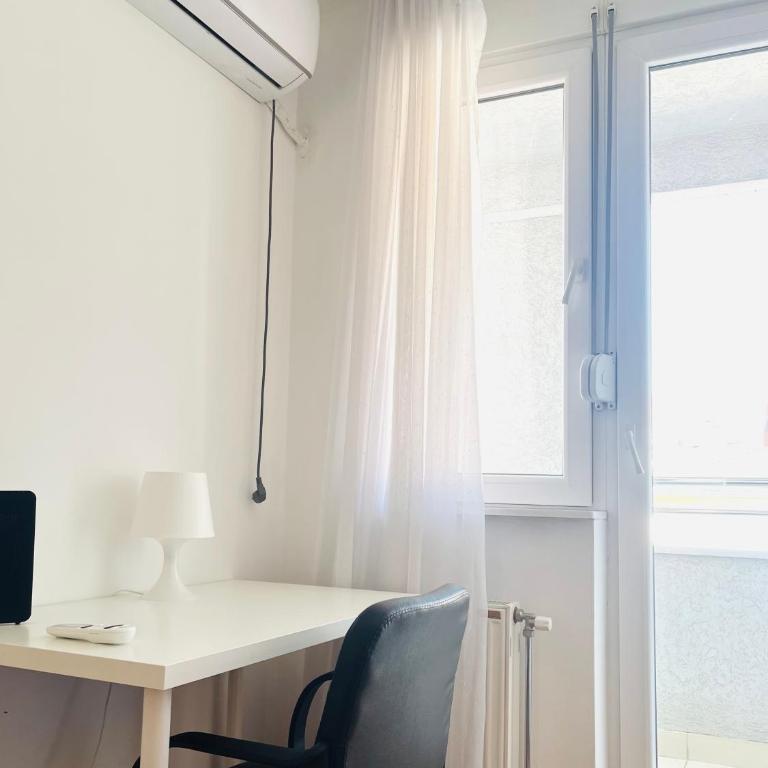Central and bright 2 bedroom, 3 balconies - Apartman sa 2 Spavaće Sobe - 8