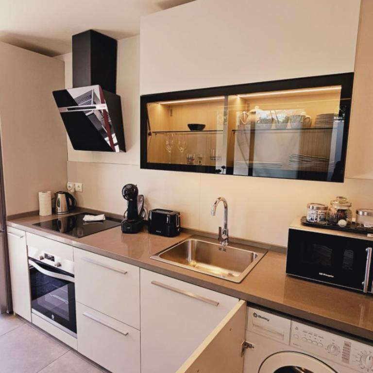 Nogalera Quintessence Apartment with private parking BY NAMASTE ELITE - Apartment - 26