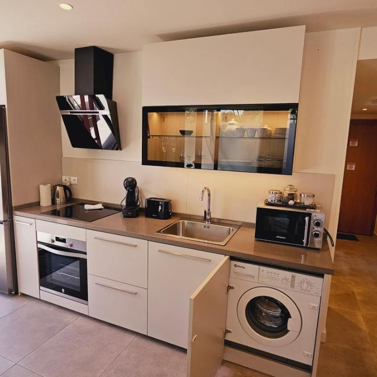 Nogalera Quintessence Apartment with private parking BY NAMASTE ELITE - Apartment - 6