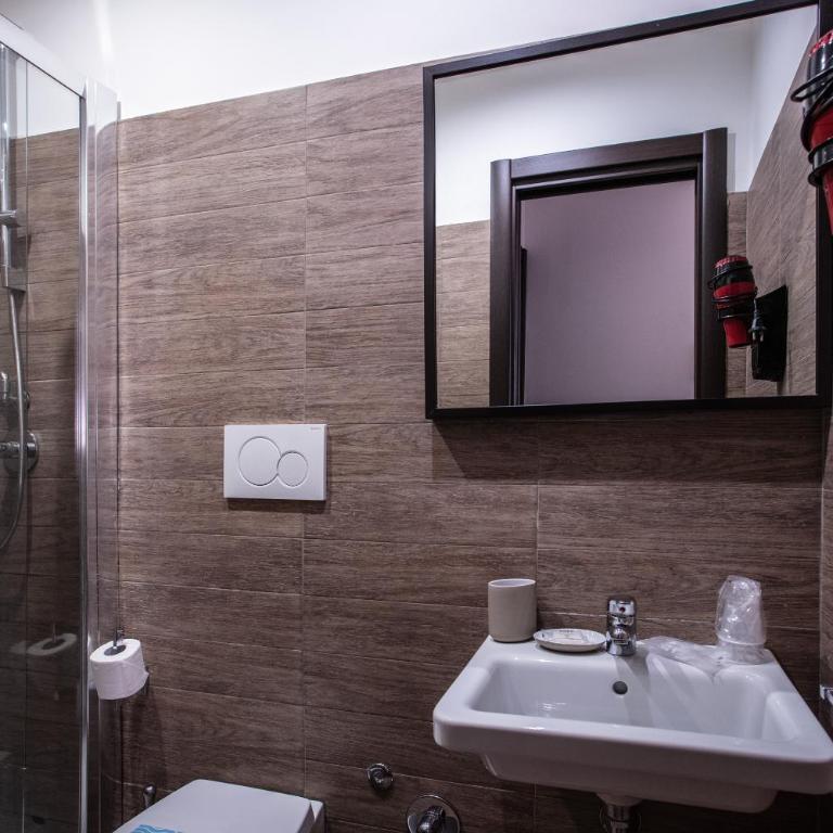 Hotel Boutique Nazionale - Camera Matrimoniale Economy - 8