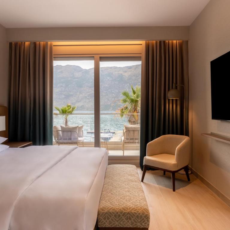 Hyatt Regency Kotor Bay Resort - Premium One-Bedroom Apartment with Hot Tub - 5