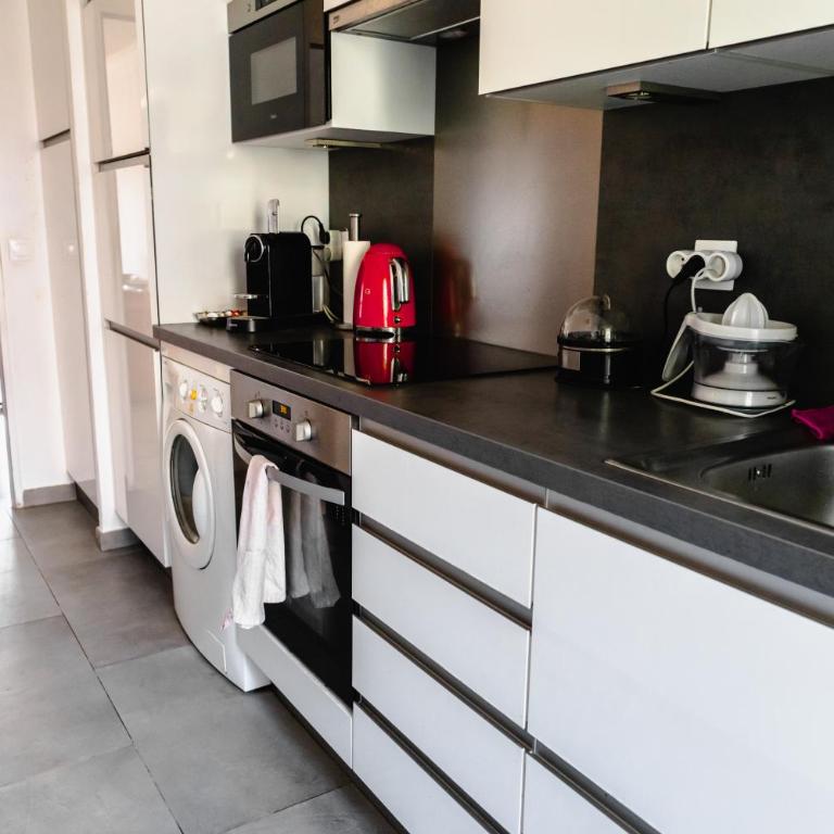 Vue mer et remparts. Entre vieille ville et plages - Two-Bedroom Apartment - 18