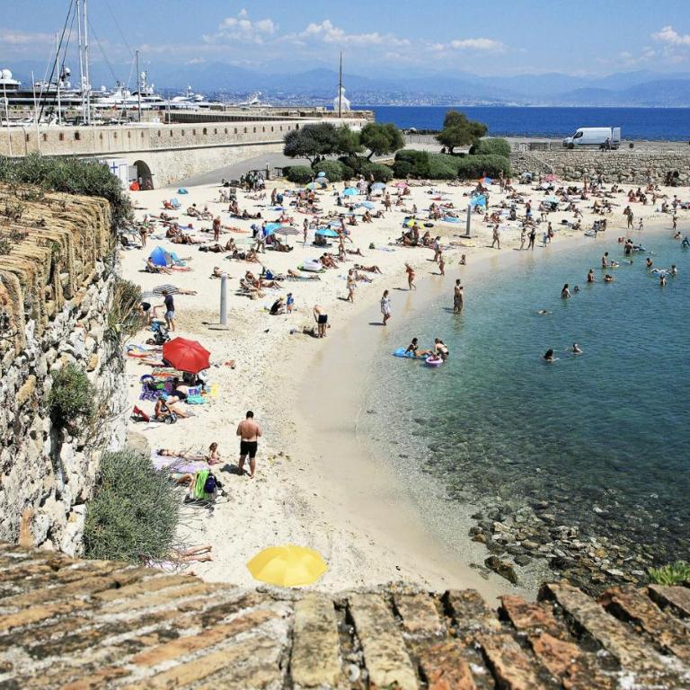 Vue mer et remparts. Entre vieille ville et plages - Two-Bedroom Apartment - 33