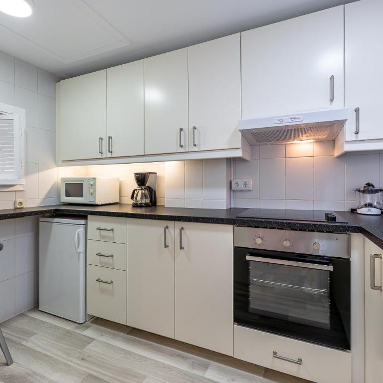 Apartment in Puerto Marina with Sea Views, FIRST LINE, Holiday Rentals Apartment - Two-Bedroom Apartment - 15