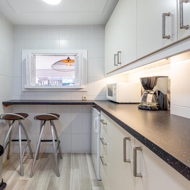 Apartment in Puerto Marina with Sea Views, FIRST LINE, Holiday Rentals Apartment - Two-Bedroom Apartment - 16