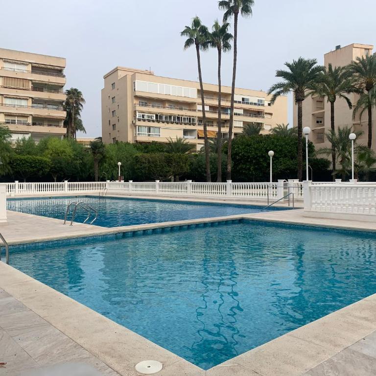 Apartamento primera línea playa Torrevieja El Palmeral - Two-Bedroom Apartment with Sea View - 26