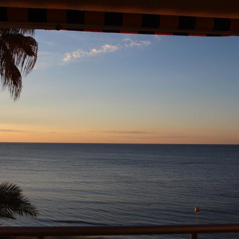 Apartamento primera línea playa Torrevieja El Palmeral - Two-Bedroom Apartment with Sea View - 42