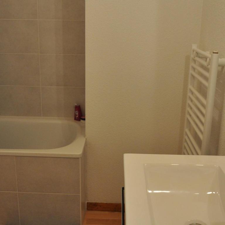 Appartement spacieux près des pistes avec balcon et WiFi - Appartement 3 Chambres - 12