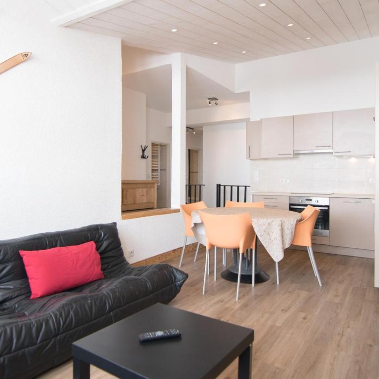 Duplex rénové 3 pièces au pied des pistes avec WiFi à Tignes - FR-1-449-70 - Apartment (6 Adults) - 1