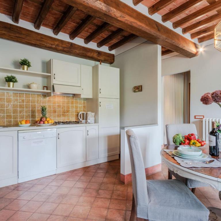 Donato Farmhouse Apartment with shared Pool - Appartamento - 15