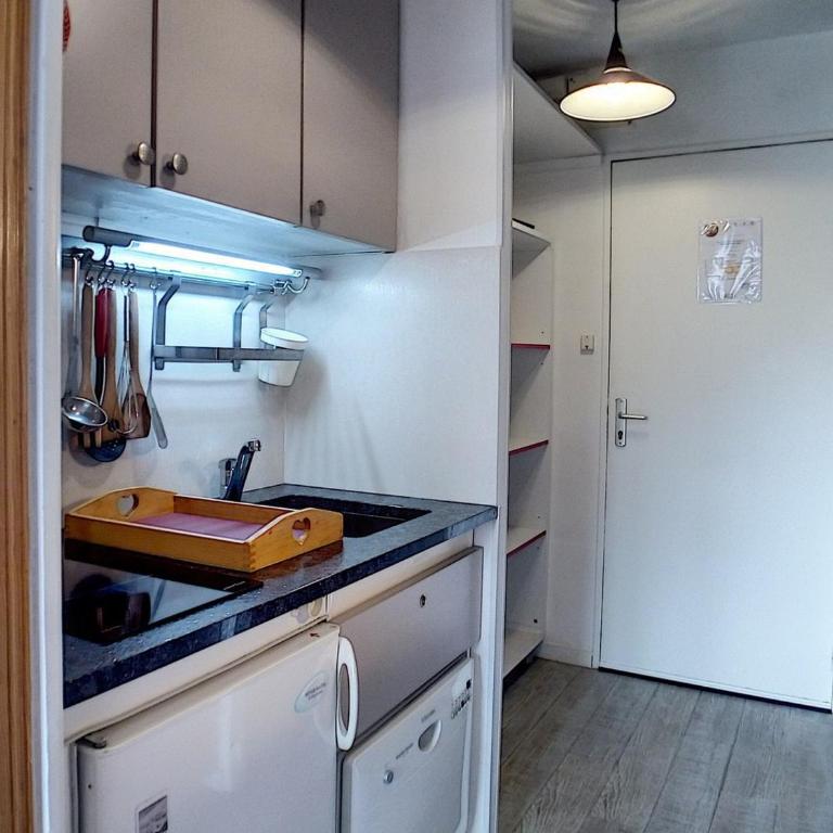 Studio lumineux au centre, balcon, 3 flocons Or - FR-1-344-930 - Studio - 12