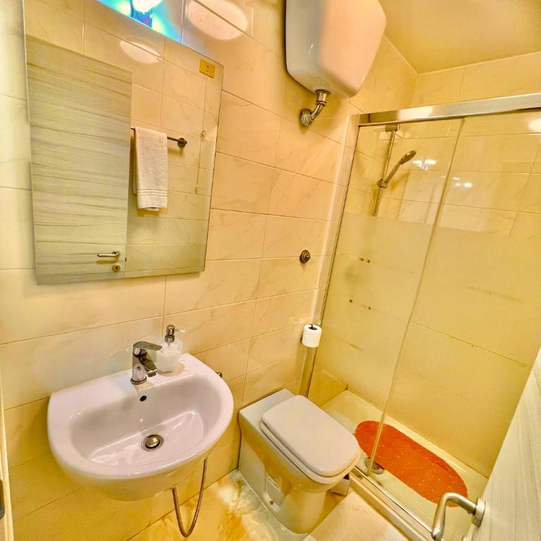 Relax On 2 - Guesthouse - Camera Matrimoniale con Bagno Privato - 13