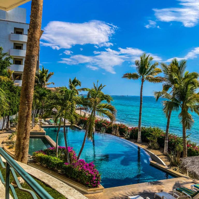 Condo en la playa, vista espectacular ! - Apartamento de 3 dormitorios - 35