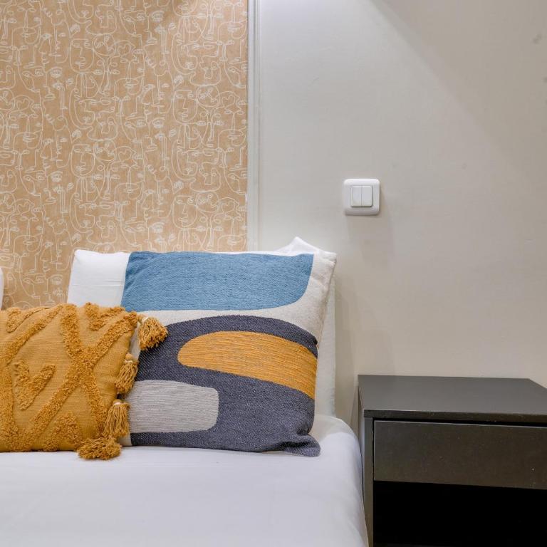 23 - Charming 3BDR Parisian Apartment in Montorgueil - Apartment - 20