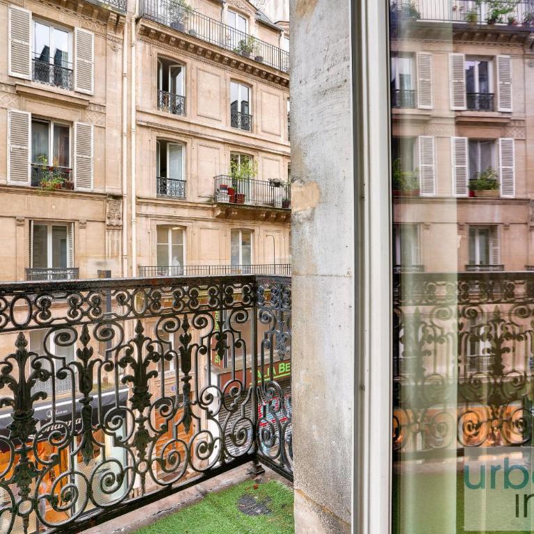 23 - Charming 3BDR Parisian Apartment in Montorgueil - Apartment - 19