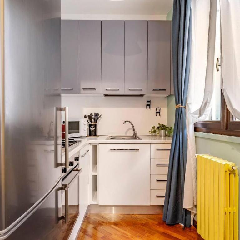 Design Villa with parking Navigli Milan sleeps5 - Camera Matrimoniale con Vista Parco - 4