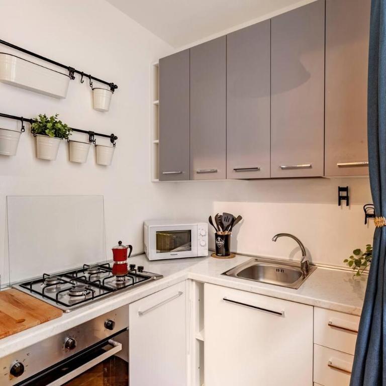 Design Villa with parking Navigli Milan sleeps5 - Camera Matrimoniale con Vista Parco - 3
