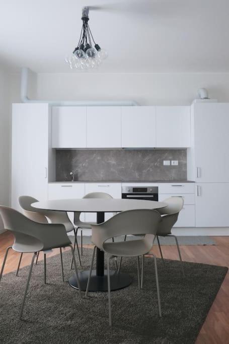 Spazio Stoppani - Liberty 13 - Appartamento con 2 Camere da Letto - 44