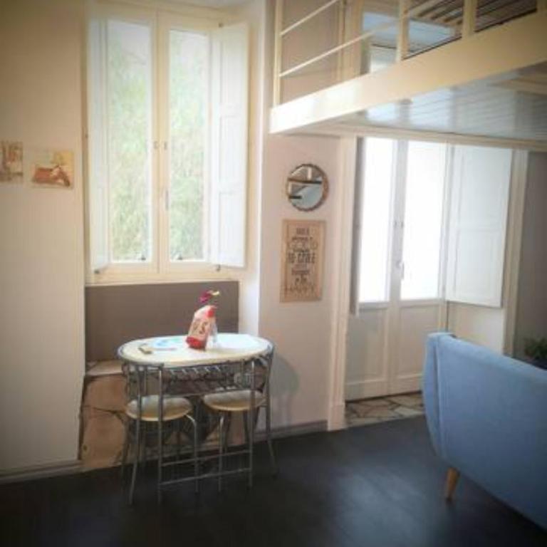 Frida Guest House - Studio with Balcony - 37