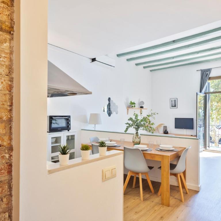 Citytrip Barceloneta Beach - Deluxe One-Bedroom Apartment - Psg Colom Street 3 - 4