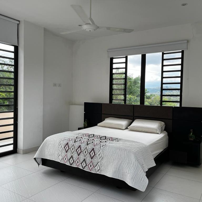 Monte Escondido-Condominio Campestres Altos de Komulá - Anapoima - Villa - 26