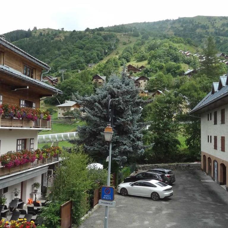 Studio cabine 4 pers, balcon, centre Valloire, proche télécabine, commerces et loisirs - FR-1-263-38 - Studio - 3