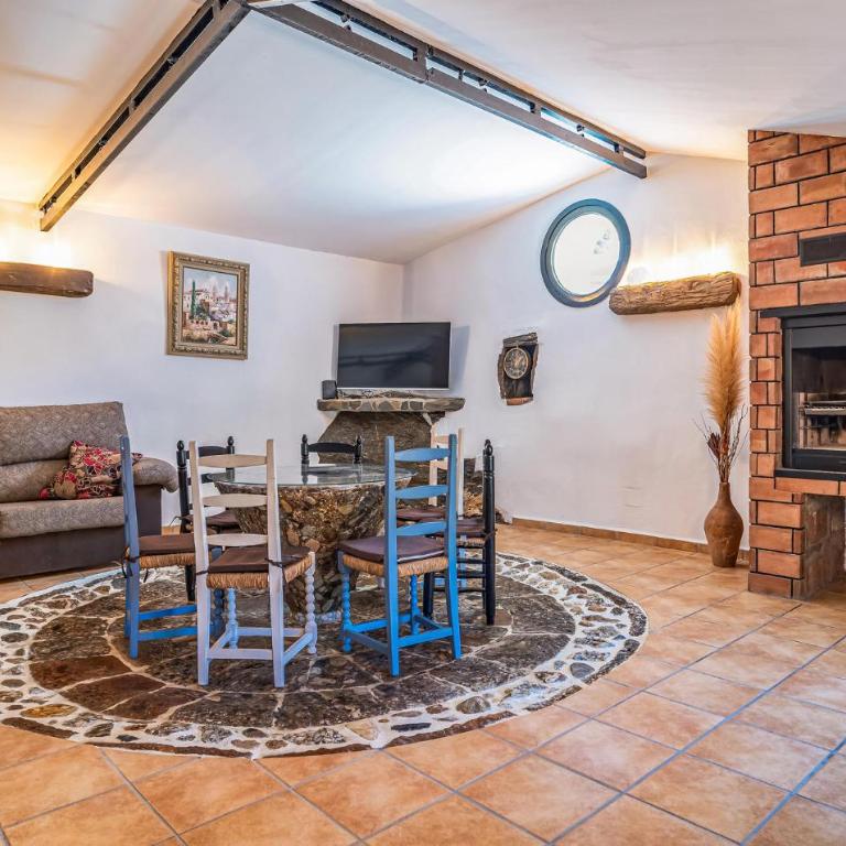 Awesome Home In Torrox With Wifi - Four-Bedroom Vacation Home - 2