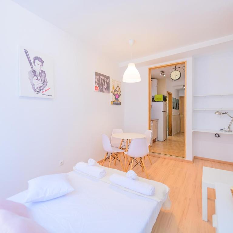 For You Rentals Bonito y cómodo estudio TEMPORAL cerca al Barrio Tetuán M ARA10 - Apartamento de 1 dormitorio - 2