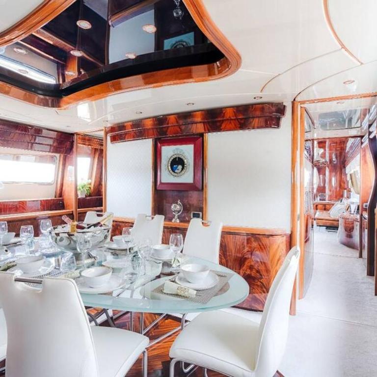 Super Yacht Located in Puerto Banus - Yacht - 4