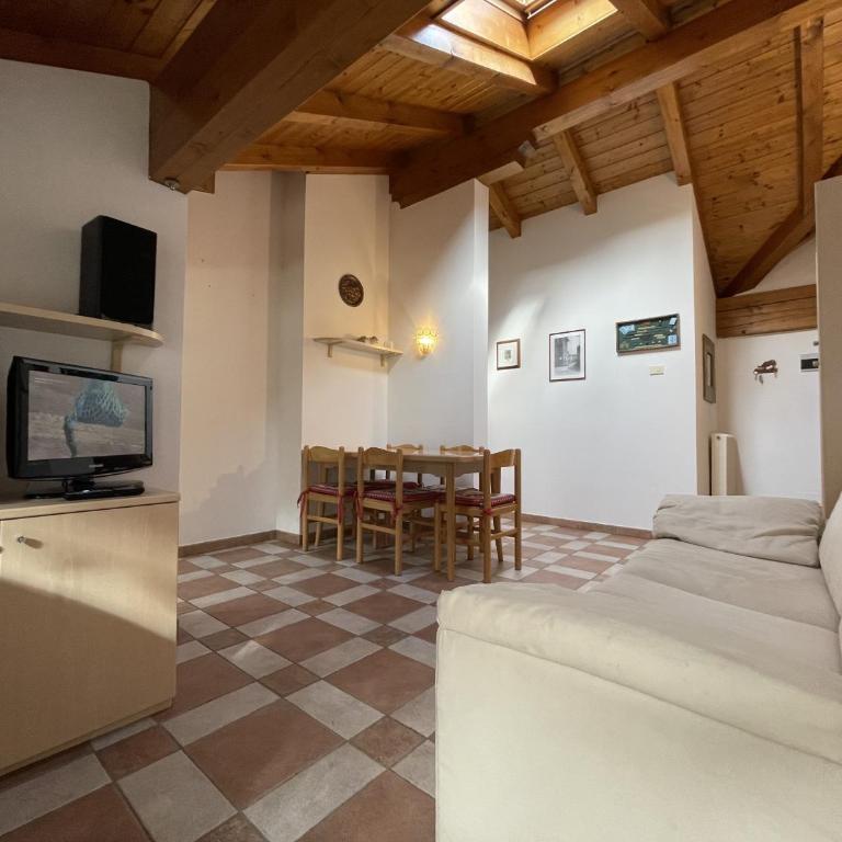 032 Mansarda Pinzolo - Appartamento con 2 Camere da Letto - 3