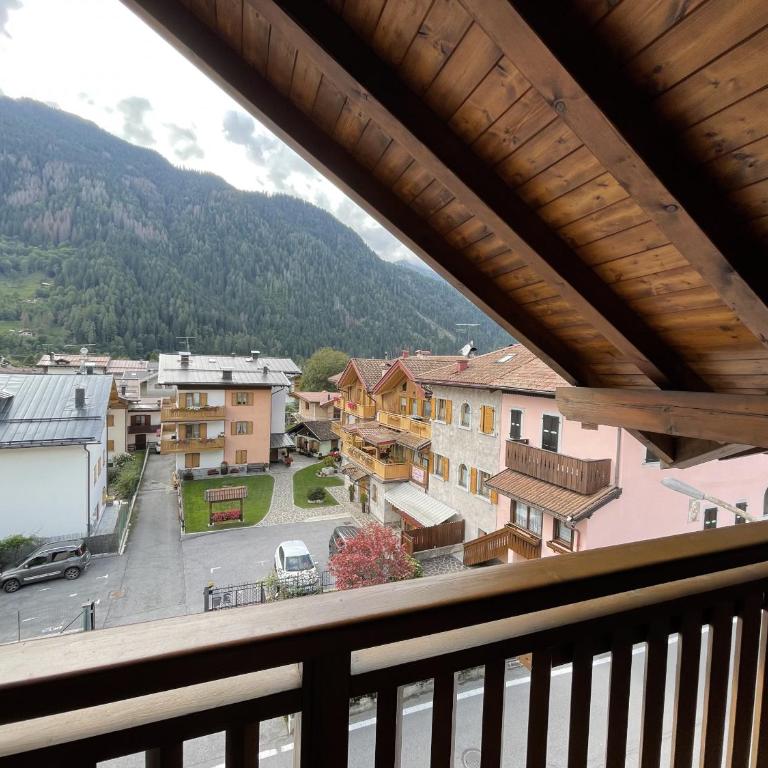 032 Mansarda Pinzolo - Appartamento con 2 Camere da Letto - 7