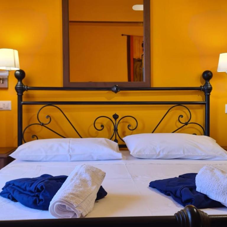 Vacanze Bellavista Tropea Apartment or Suites - Deluxe Double Room with Sea View - 3