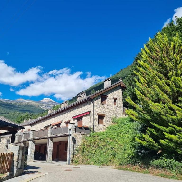 Casa Biniu - Three-Bedroom Chalet - 5