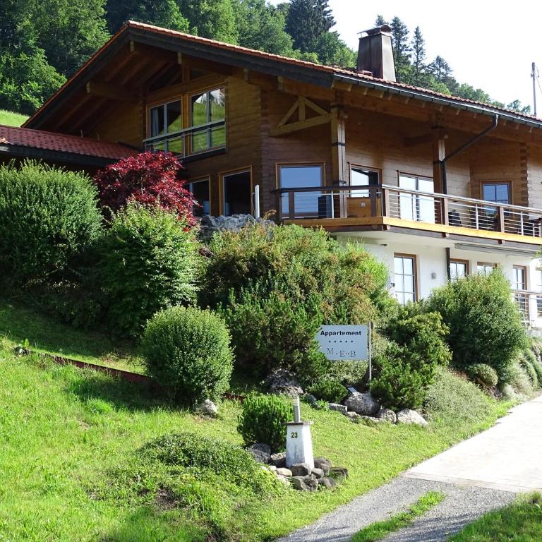 MEB Appartement, luxuriöses Appartement, im Chalet-Stil nur für Zwei, mit privater Sauna im Oberallgäu - Apartment mit Blick auf die Berge - 2