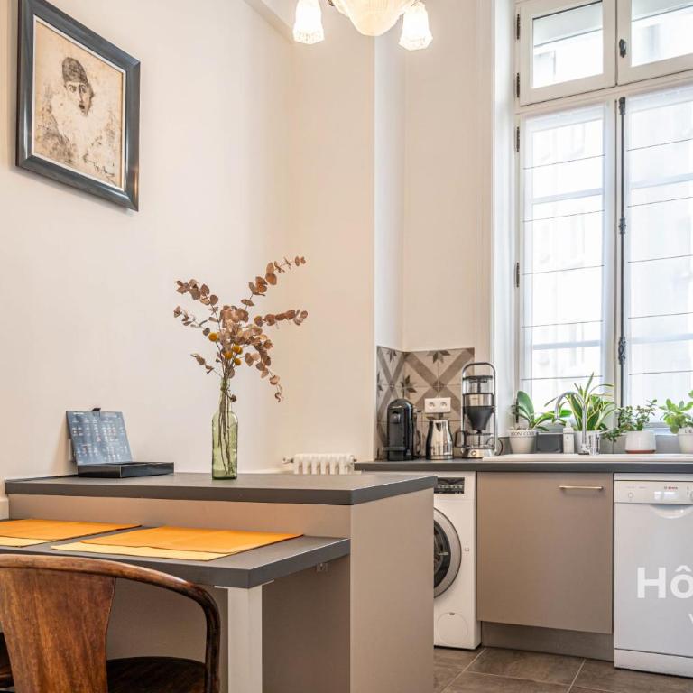 "Les Effrontés" Louis Blanc Charming Apartment - Appartement Supérieur - 52