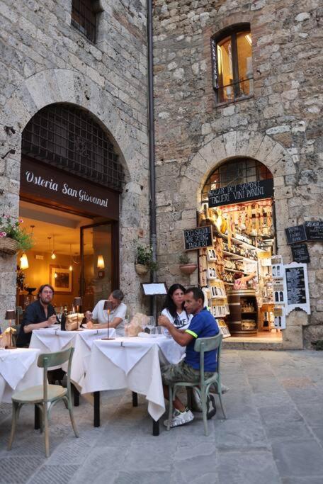 Lovely 2 Bedroom in San Gimignano Historic Center - Two-Bedroom Apartment - 45