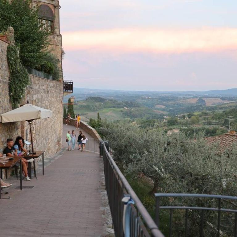 Lovely 2 Bedroom in San Gimignano Historic Center - Two-Bedroom Apartment - 55
