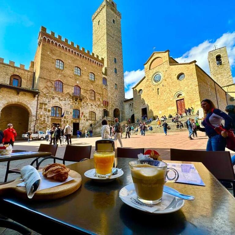 Lovely 2 Bedroom in San Gimignano Historic Center - Two-Bedroom Apartment - 59