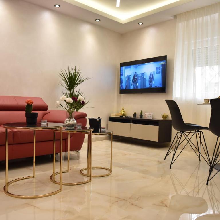 FINE STORY LUX apartment Belgrade - JACUZZI & WiFi & NETFLIX & Mini BAR - Apartman sa 1 Spavaćom Sobom - 1