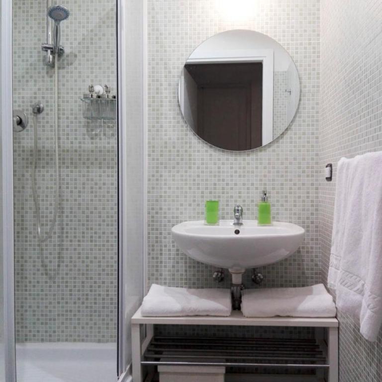 Domus Crescenzio - Guest House - Camera Familiare Deluxe - 1