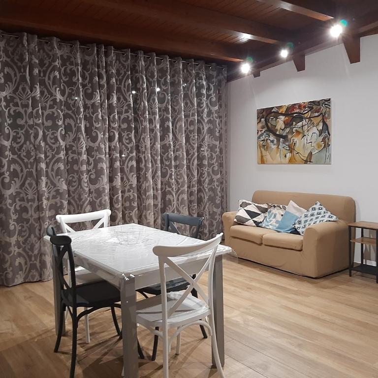 Appartamento Alba - Appartamento con 2 Camere da Letto - 3