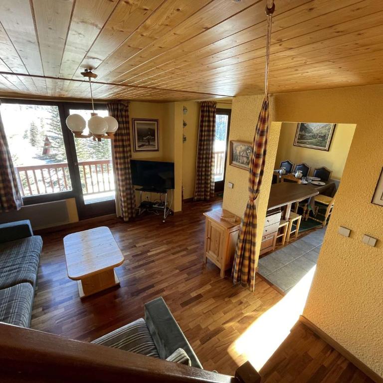 Appartement 4 pièces, mezzanine, 8/9 pers, parking privé, vue Janus, Montgenèvre - FR-1-330D-133 - Appartement - 1
