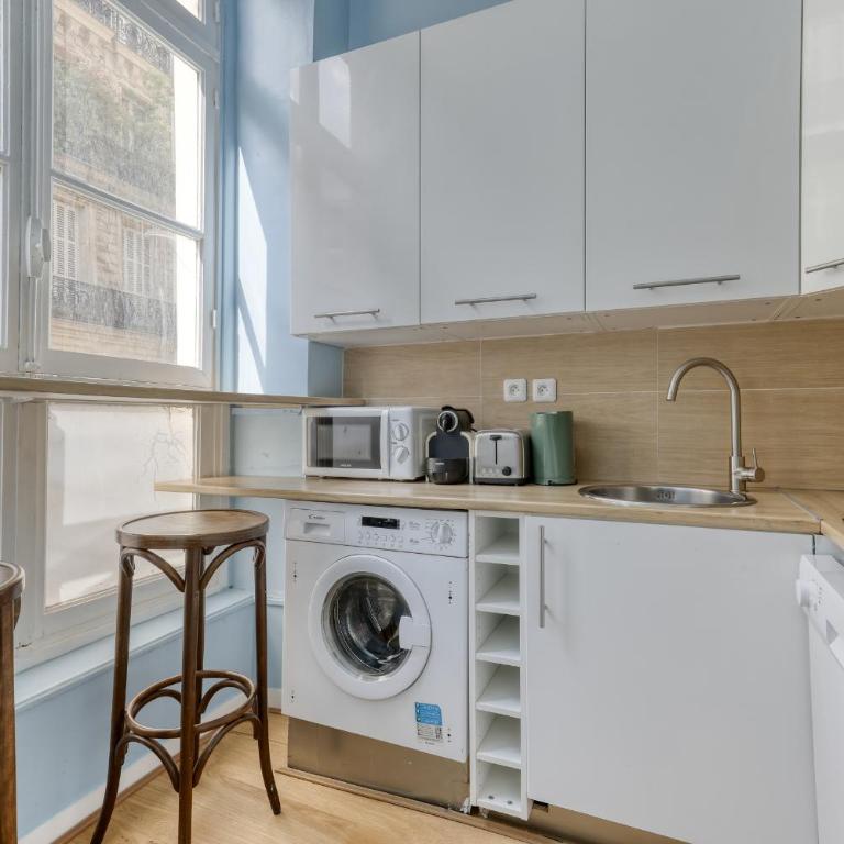 The Typical Parisian Flat - Louvre Royal - Paris 1 - Appartement Supérieur - 11