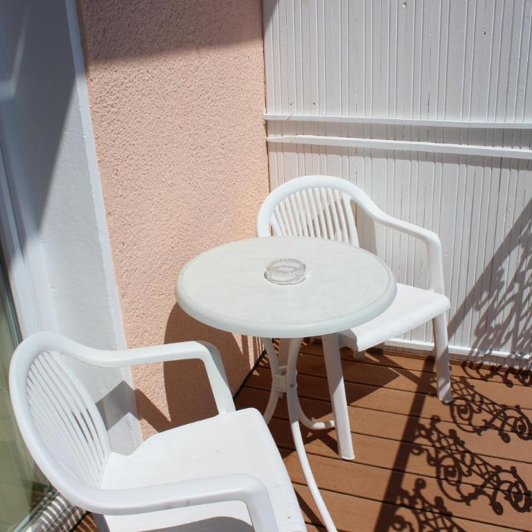 Villa Auguste - Doppelzimmer mit Schlafsofa und Balkon - 4