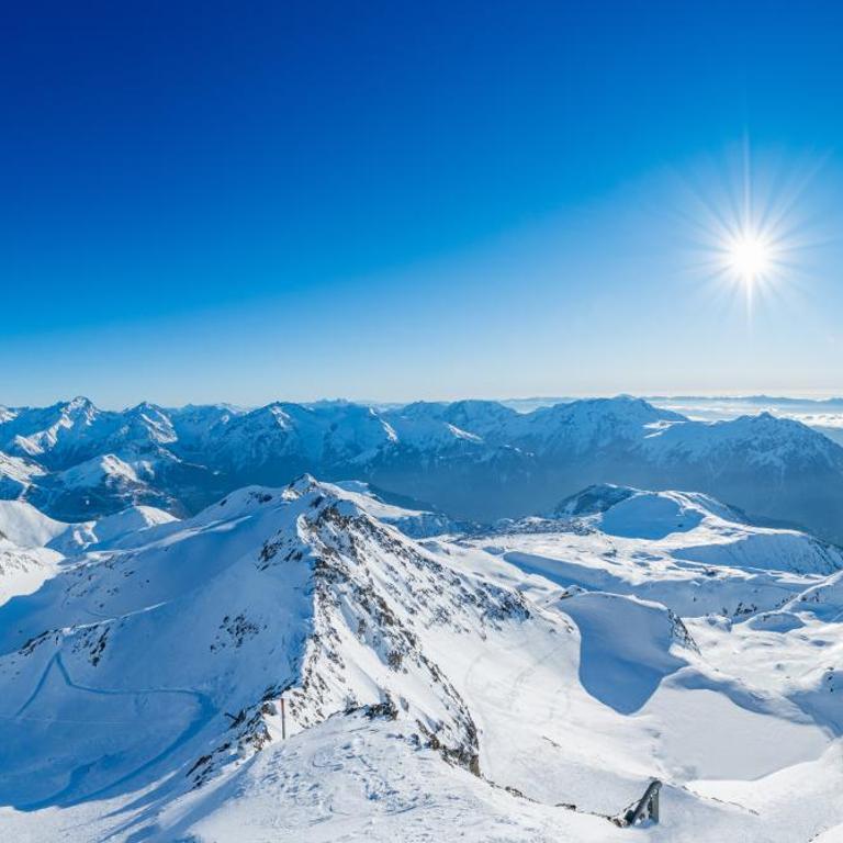 Chalet Alpe d'Huez 1850-Sea and Mountain Pleasure Avec 2 appartements- 1 Appartement 3 Chambres 8 Couchages - 3 Salles d'eau et 1 Appartement 5 Chambres 12 Couchages 5 Salles d'eau - Jacuzzi et Sauna -Pieds des Pistes et Centre - Appartement avec Balcon - 58