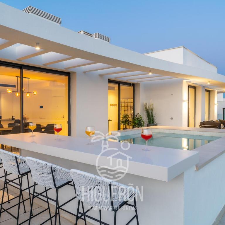 HigueronRentals Paradise Lift - Three-Bedroom Apartment - 52