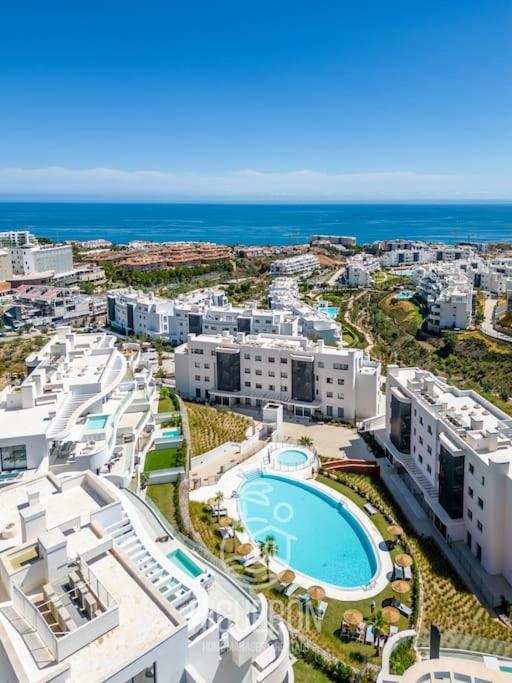 HigueronRentals Paradise Lift - Three-Bedroom Apartment - 18