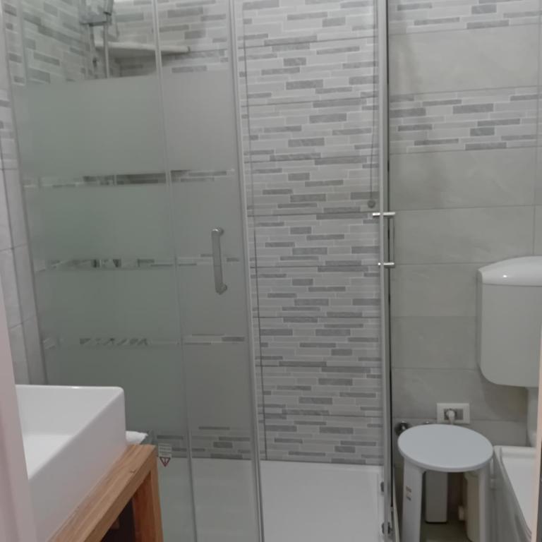 Titi Rooms - Camera Tripla con Bagno Privato Esterno - 13